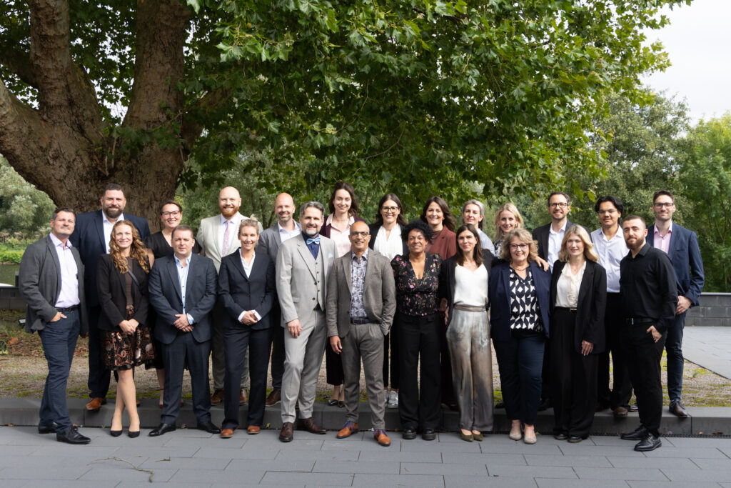 Eine Auszeichnung, die mehr bedeutet als ein Titel: 2024 erhielt migosens den Sonderpreis der FUNKE Mediengruppe im Rahmen des Mülheimer Wirtschaftspreises. Für uns war schnell klar, wem diese Anerkennung wirklich gehört – unserem Team. Mit einer sicht- und hörbaren Kampagne sagen wir Danke für Engagement, Teamgeist und tägliche Leidenschaft.